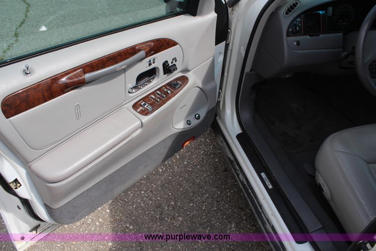 image for item K6878 1998 Lincoln Town Car Cartier
