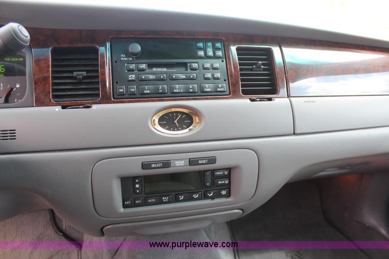 image for item K6878 1998 Lincoln Town Car Cartier