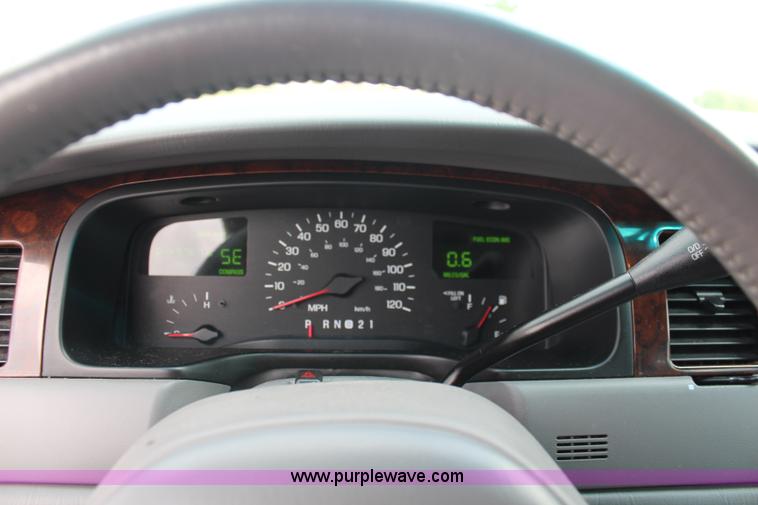 image for item K6878 1998 Lincoln Town Car Cartier