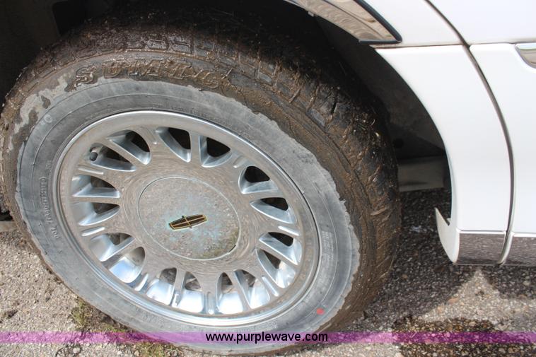 image for item K6878 1998 Lincoln Town Car Cartier