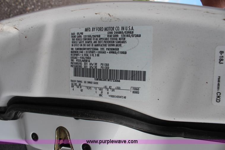 image for item K6878 1998 Lincoln Town Car Cartier