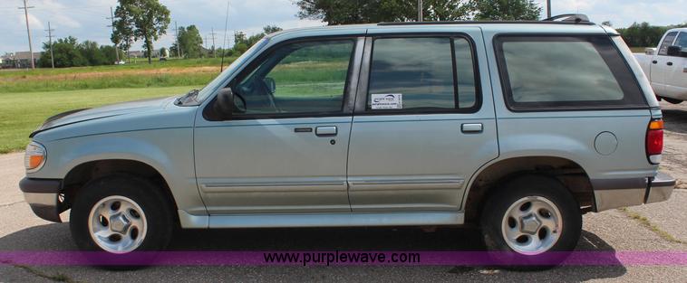 image for item K6879 1996 Ford Explorer XLT SUV