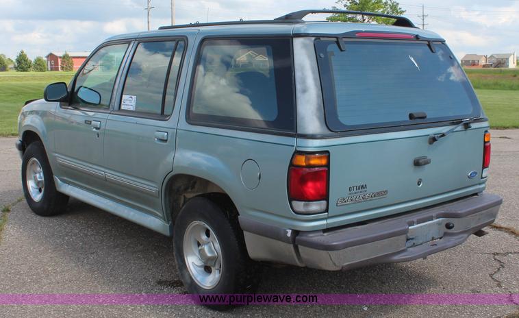 image for item K6879 1996 Ford Explorer XLT SUV