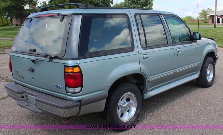 image for item K6879 1996 Ford Explorer XLT SUV