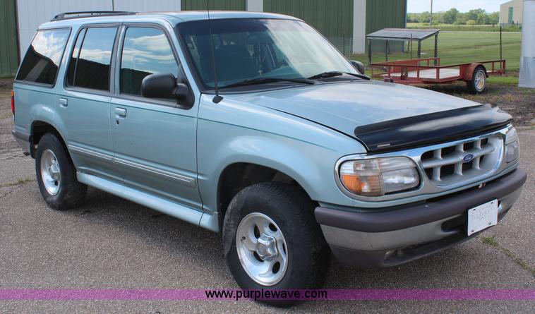image for item K6879 1996 Ford Explorer XLT SUV