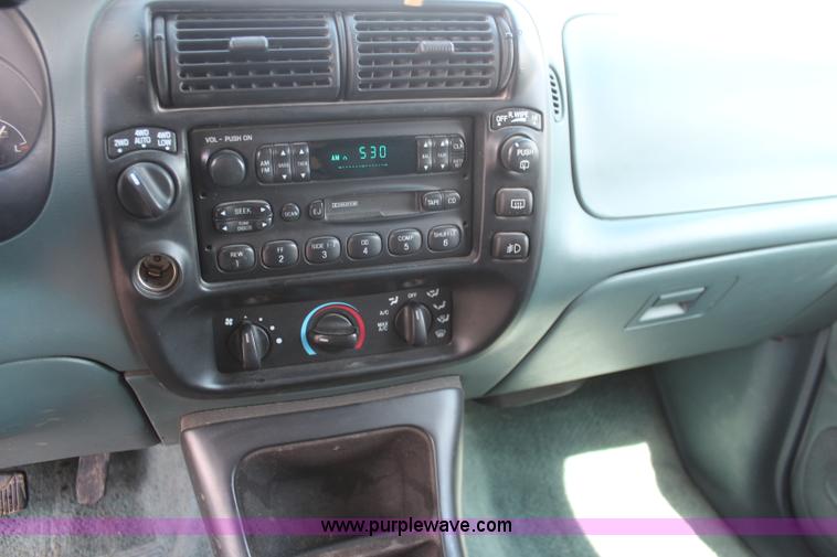 image for item K6879 1996 Ford Explorer XLT SUV