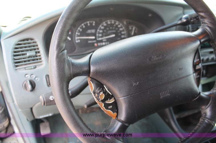 image for item K6879 1996 Ford Explorer XLT SUV