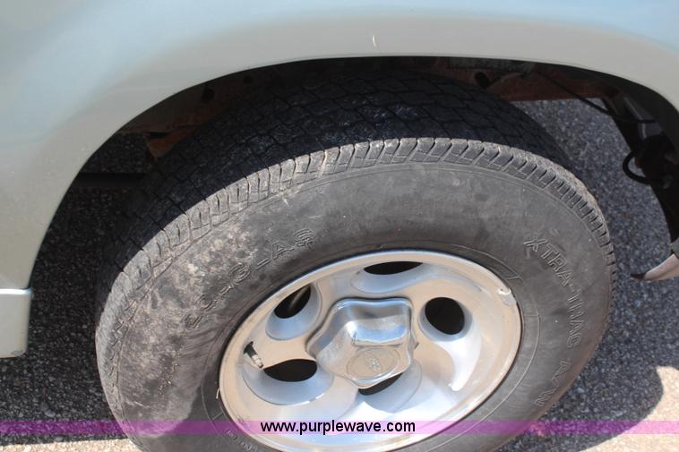 image for item K6879 1996 Ford Explorer XLT SUV