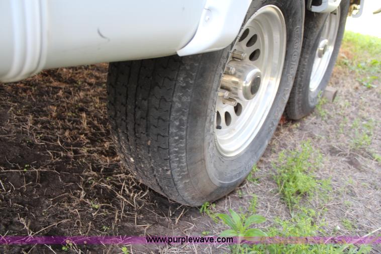 image for item K6950 2008 Forest River Cardinal LE 32'L camper