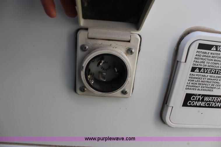 image for item K6950 2008 Forest River Cardinal LE 32'L camper