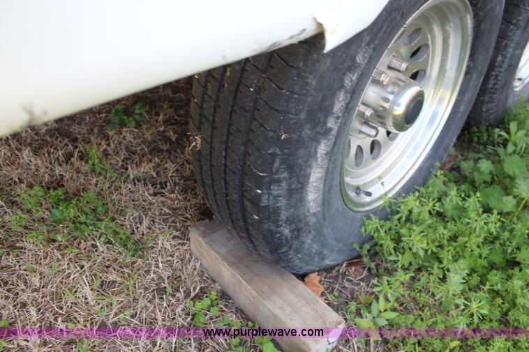 image for item K6950 2008 Forest River Cardinal LE 32'L camper