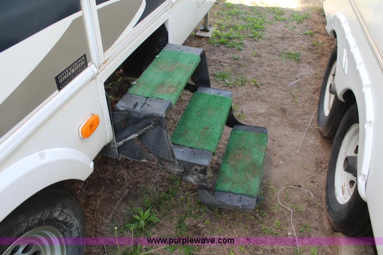 image for item K6950 2008 Forest River Cardinal LE 32'L camper