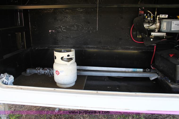 image for item K6950 2008 Forest River Cardinal LE 32'L camper