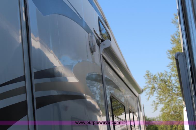 image for item K6950 2008 Forest River Cardinal LE 32'L camper