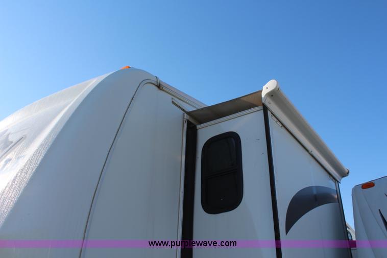 image for item K6950 2008 Forest River Cardinal LE 32'L camper