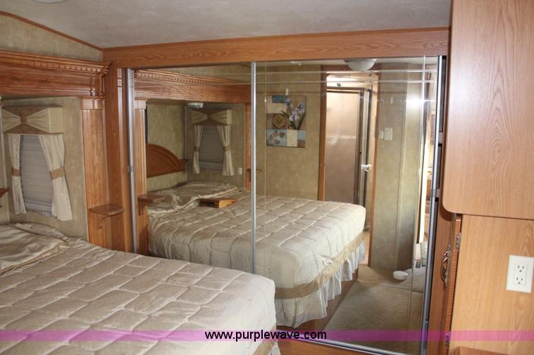 image for item K6950 2008 Forest River Cardinal LE 32'L camper