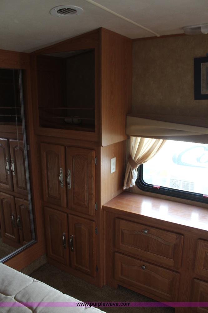 image for item K6950 2008 Forest River Cardinal LE 32'L camper