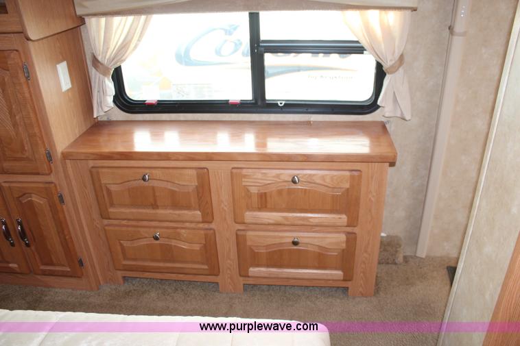 image for item K6950 2008 Forest River Cardinal LE 32'L camper
