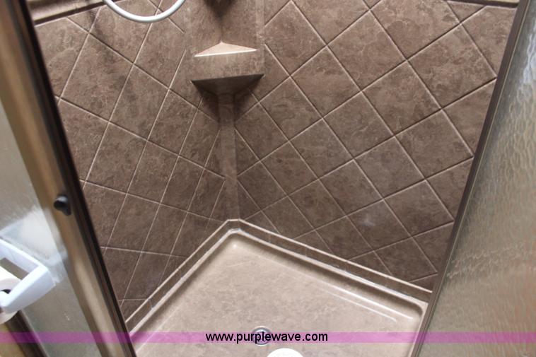 image for item K6950 2008 Forest River Cardinal LE 32'L camper