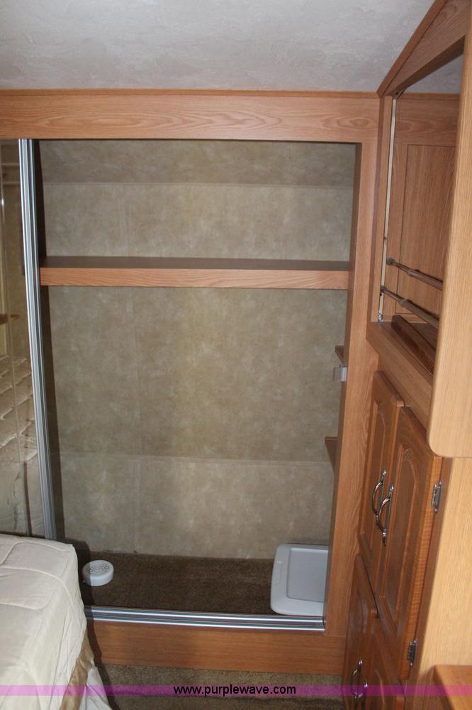 image for item K6950 2008 Forest River Cardinal LE 32'L camper