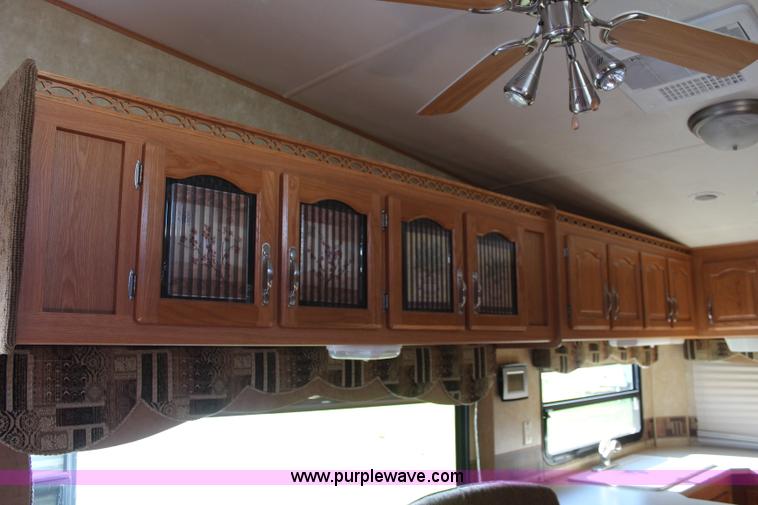 image for item K6950 2008 Forest River Cardinal LE 32'L camper