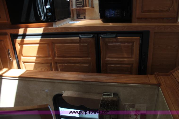 image for item K6950 2008 Forest River Cardinal LE 32'L camper