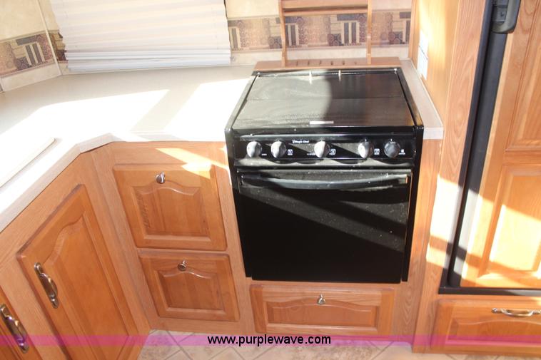 image for item K6950 2008 Forest River Cardinal LE 32'L camper