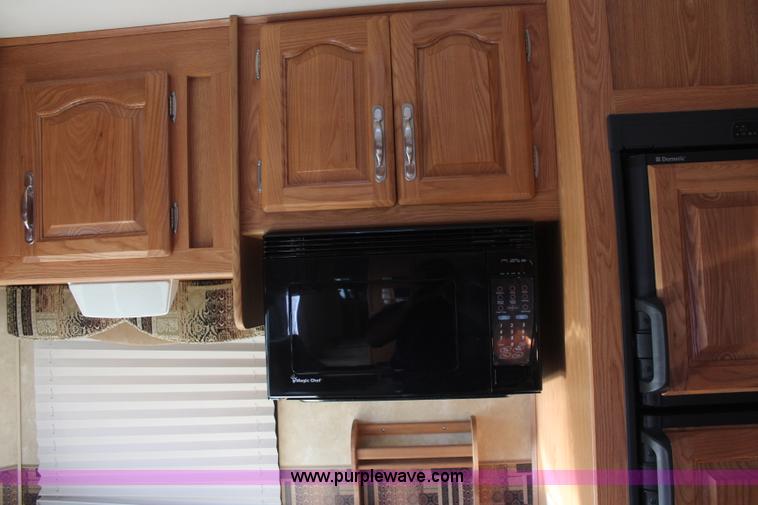 image for item K6950 2008 Forest River Cardinal LE 32'L camper