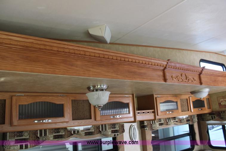 image for item K6950 2008 Forest River Cardinal LE 32'L camper