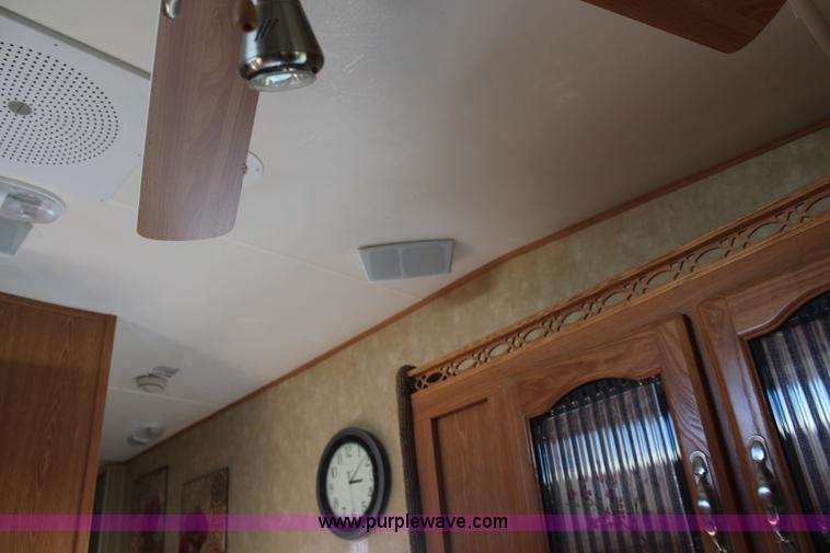 image for item K6950 2008 Forest River Cardinal LE 32'L camper