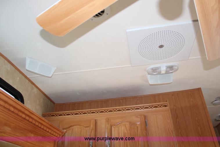 image for item K6950 2008 Forest River Cardinal LE 32'L camper