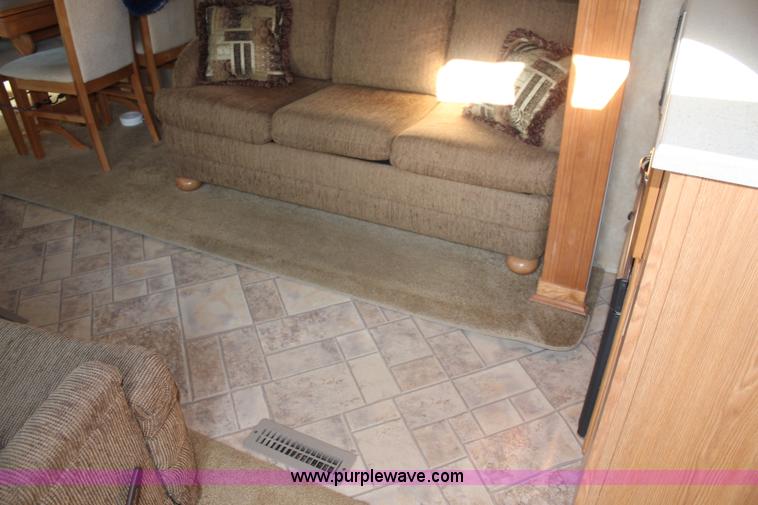 image for item K6950 2008 Forest River Cardinal LE 32'L camper