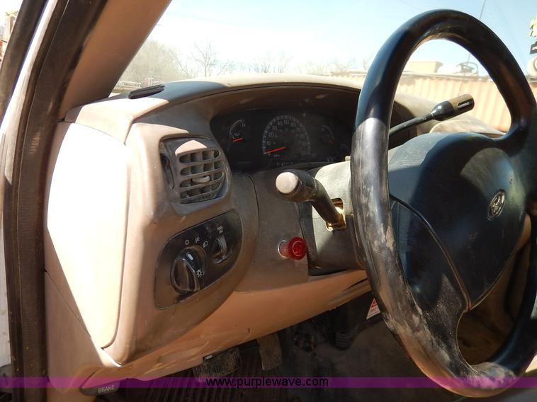 image for item K7341 1999 Ford F150 pickup truck