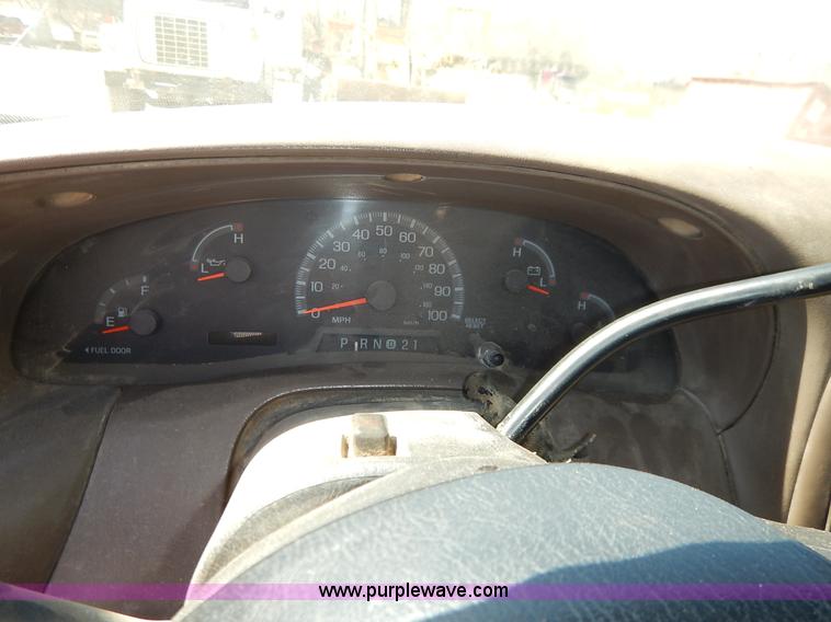 image for item K7341 1999 Ford F150 pickup truck