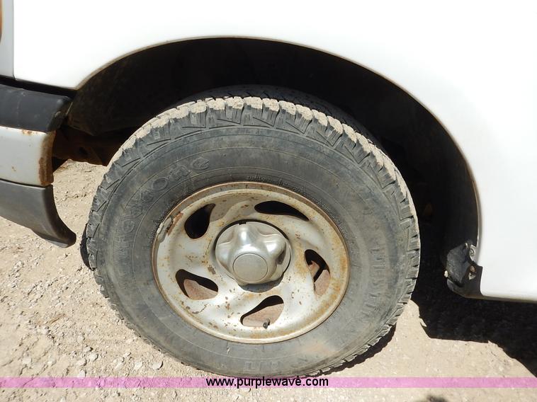 image for item K7341 1999 Ford F150 pickup truck