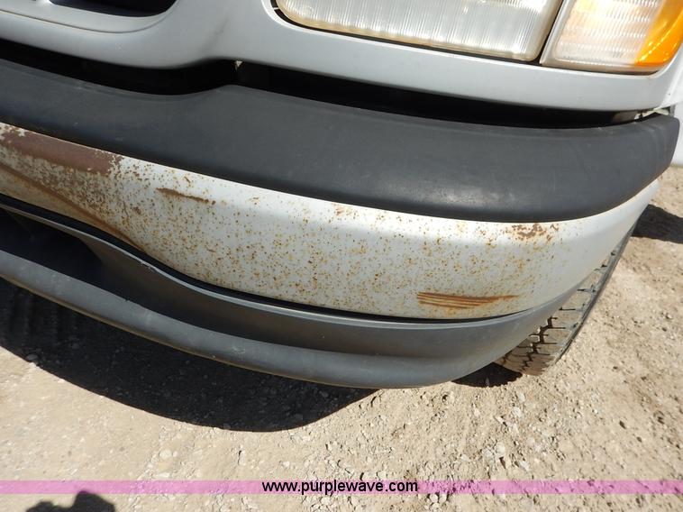 image for item K7341 1999 Ford F150 pickup truck