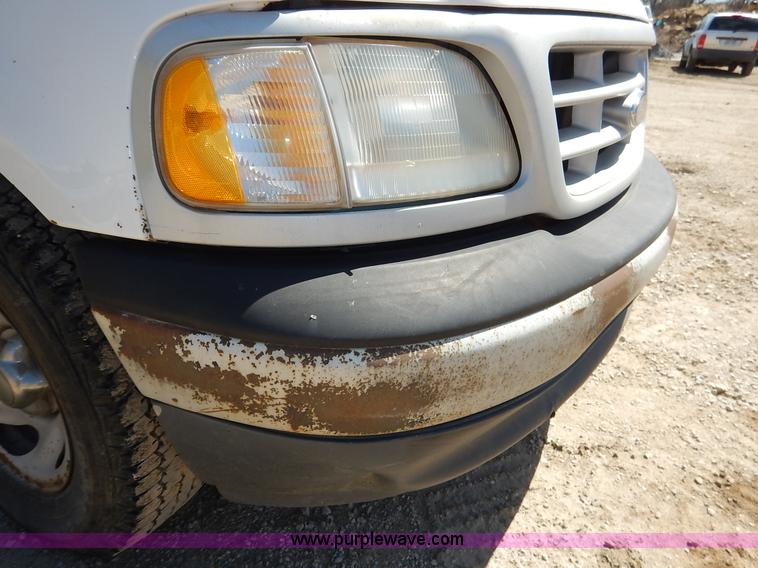 image for item K7341 1999 Ford F150 pickup truck