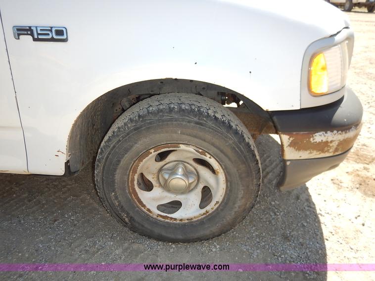 image for item K7341 1999 Ford F150 pickup truck