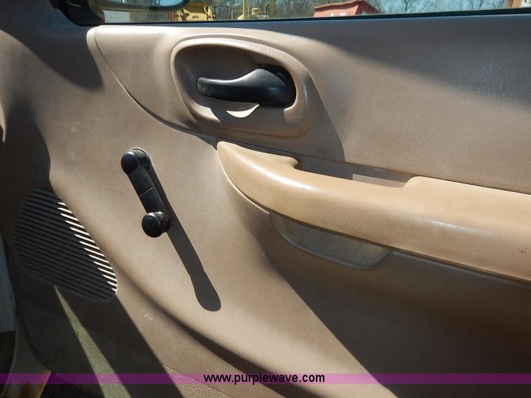 image for item K7341 1999 Ford F150 pickup truck