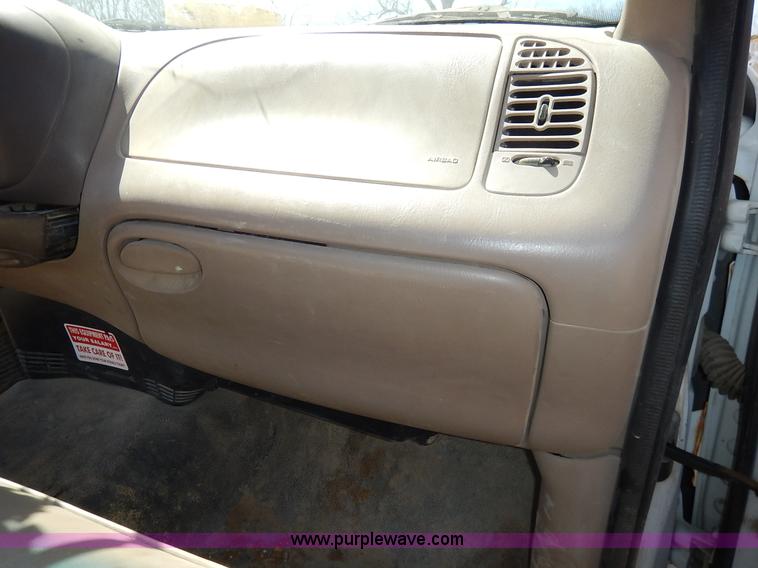 image for item K7341 1999 Ford F150 pickup truck