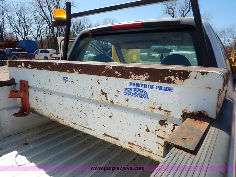 image for item K7341 1999 Ford F150 pickup truck