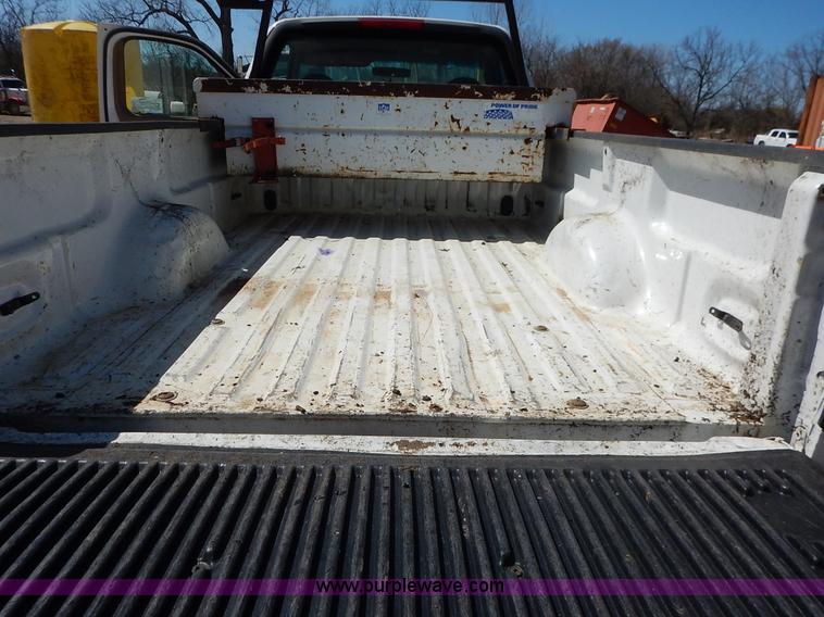 image for item K7341 1999 Ford F150 pickup truck
