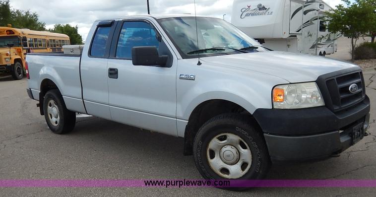 image for item K7434 2005 Ford F150 XL SuperCab pickup truck