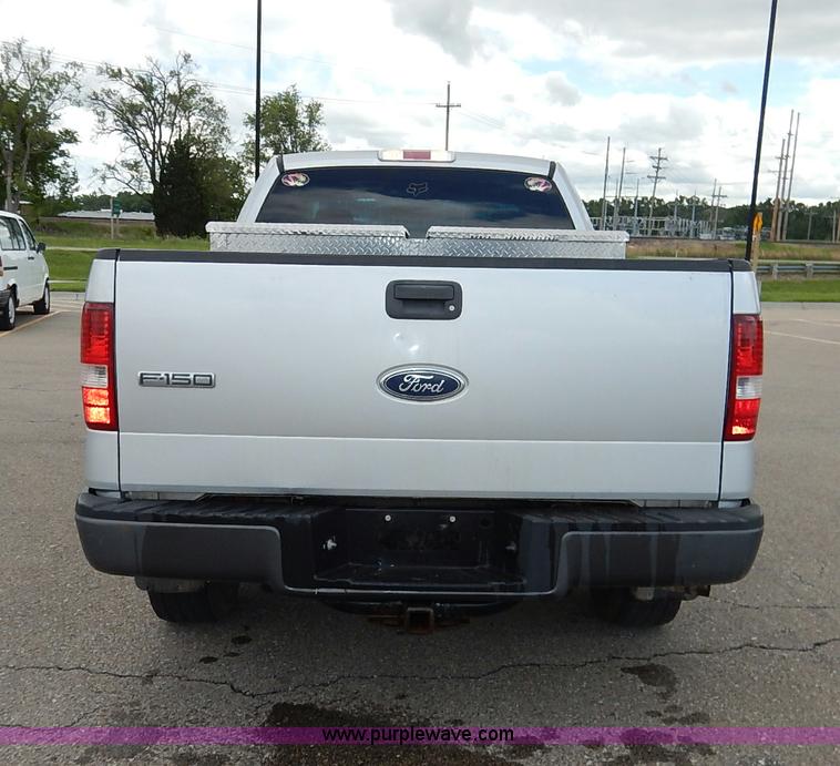 image for item K7434 2005 Ford F150 XL SuperCab pickup truck