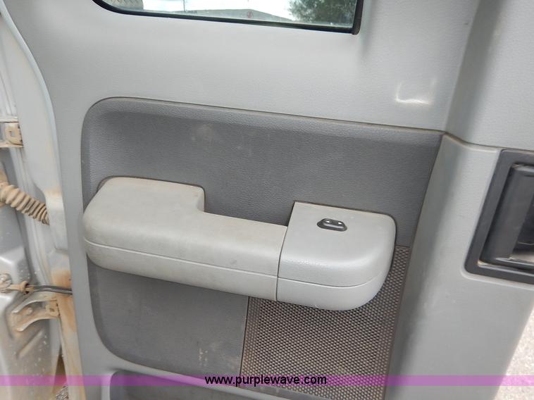 image for item K7434 2005 Ford F150 XL SuperCab pickup truck