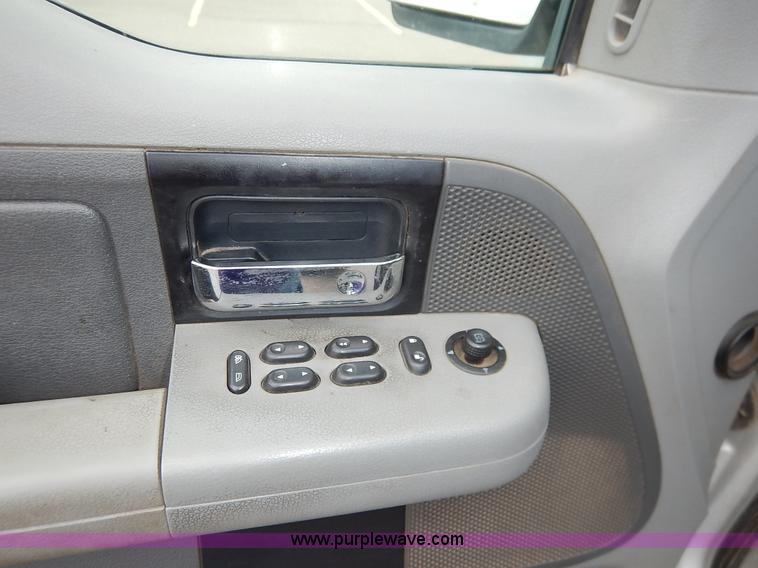 image for item K7434 2005 Ford F150 XL SuperCab pickup truck