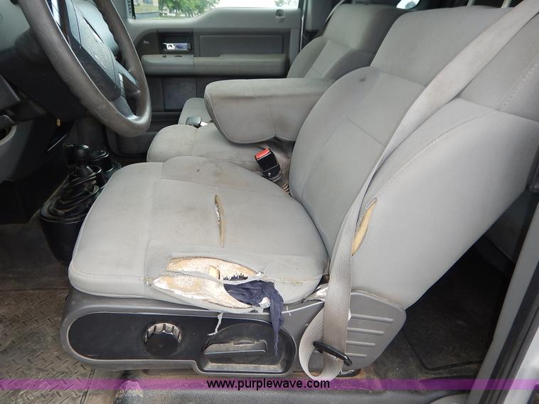 image for item K7434 2005 Ford F150 XL SuperCab pickup truck