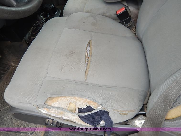 image for item K7434 2005 Ford F150 XL SuperCab pickup truck