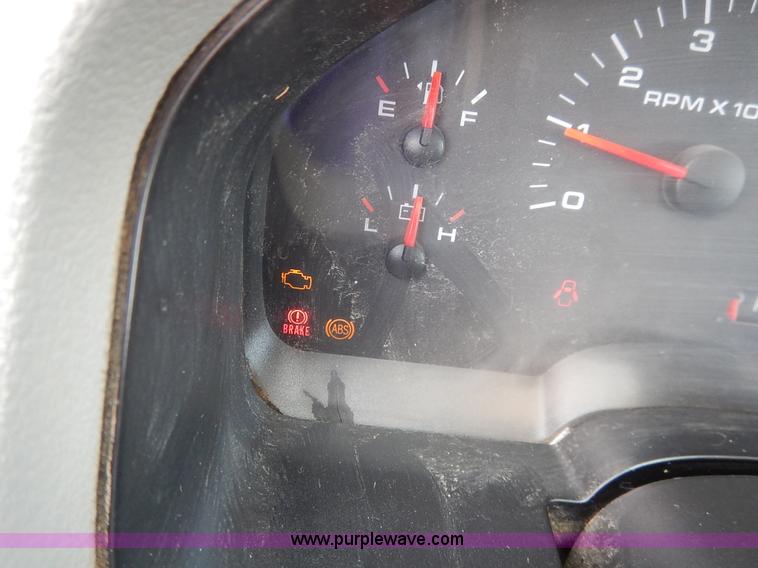 image for item K7434 2005 Ford F150 XL SuperCab pickup truck