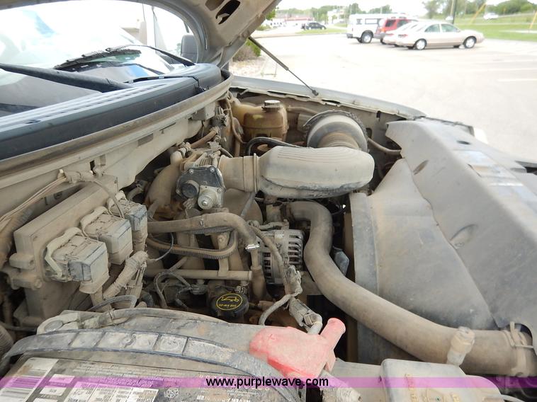 image for item K7434 2005 Ford F150 XL SuperCab pickup truck